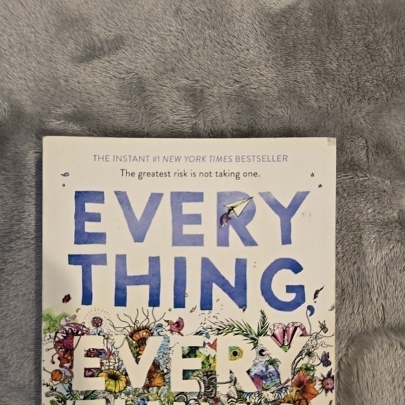 Everything Everything by Nicola Yoon softback book - Picture 2 of 4